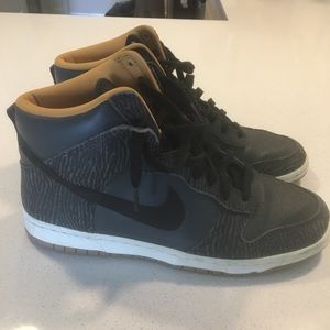 Nike Dunk high top - black/white/gold